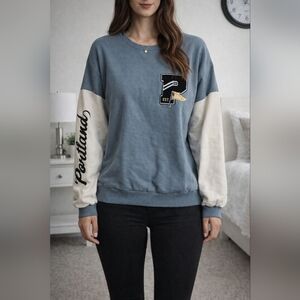 Pull&Bear Blue and White Sweatshirt